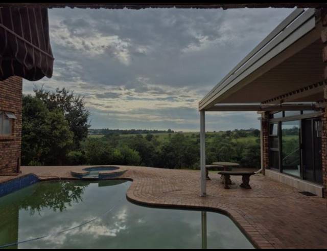 4 BEDROOM HOUSE FOR SALE IN THREE RIVERS EAST